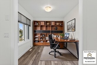 7210 Cardinal Way SW in Edmonton, AB - Building Photo - Building Photo