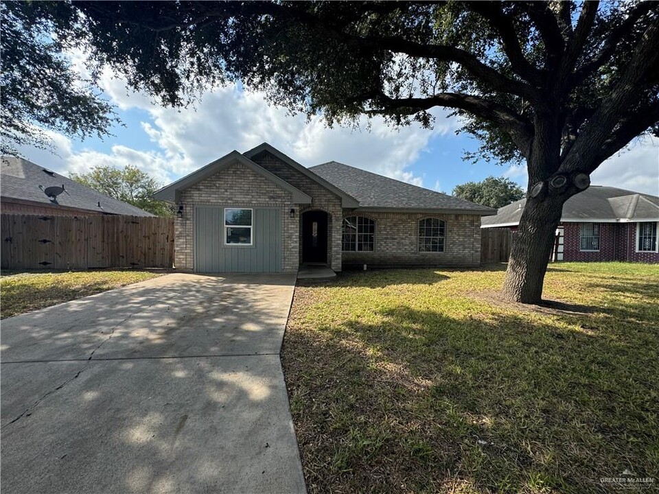 1900 S Standard Ave in San Juan, TX - Building Photo