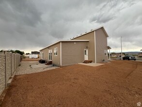725 W 350 N in Vernal, UT - Foto de edificio - Building Photo