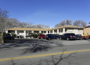 Parklane Apartments in Colorado Springs, CO - Building Photo - Building Photo