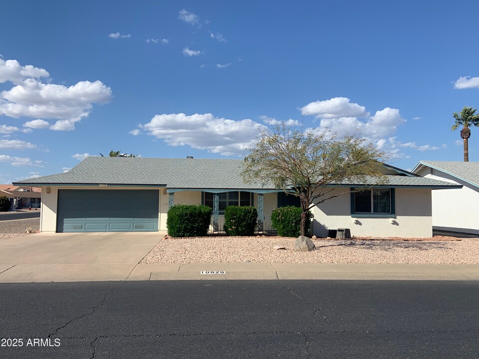 10926 W Greer Ave in Sun City, AZ - Building Photo