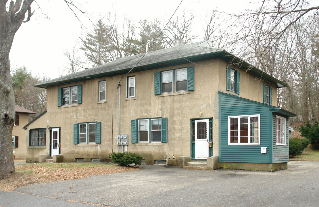 9-11 Beech St Ext in Newmarket, NH - Building Photo