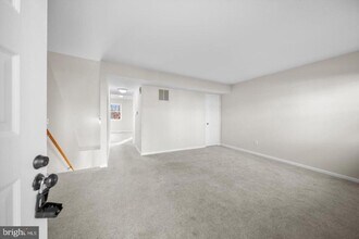 14640 Endsley Turn in Woodbridge, VA - Foto de edificio - Building Photo