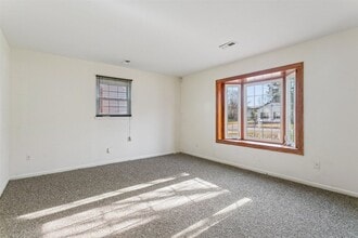 195 Bentley Dr in Newport News, VA - Building Photo - Building Photo