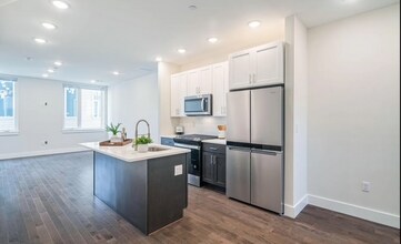 1328 Nectarine St in Philadelphia, PA - Foto de edificio - Building Photo