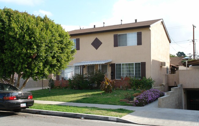 400 Fischer St in Glendale, CA - Building Photo - Building Photo