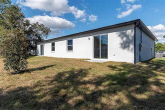 141 Lullwater St-Unit -141 Lullwater St Deltona FL 32725 in Deltona, FL - Foto de edificio - Building Photo