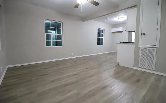 5202 N Rockwell Ave in Bethany, OK - Foto de edificio - Building Photo