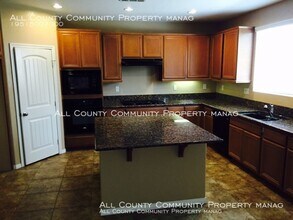 40298 Hannah Way in Murrieta, CA - Building Photo - Building Photo