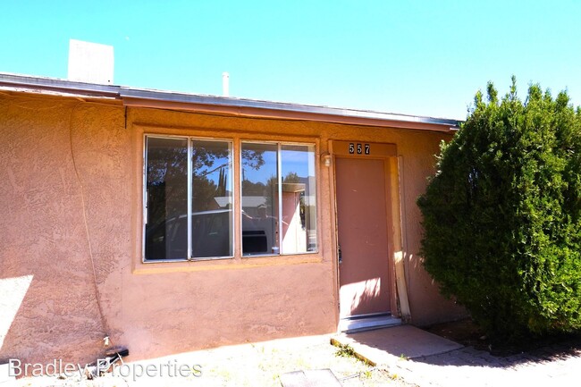 557 Graham Pl photo'