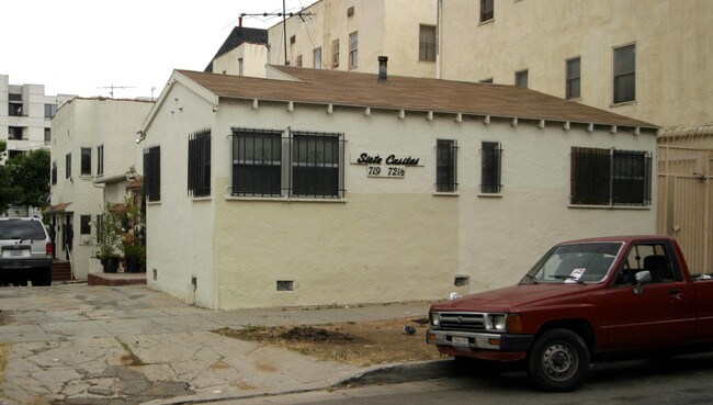 719-721 1/2 N Madison Ave in Los Angeles, CA - Building Photo - Building Photo