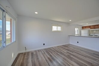 11134 Superior Ave in Warren, MI - Building Photo - Building Photo