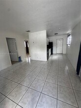 733 NW 4th St in Hallandale Beach, FL - Building Photo - Building Photo