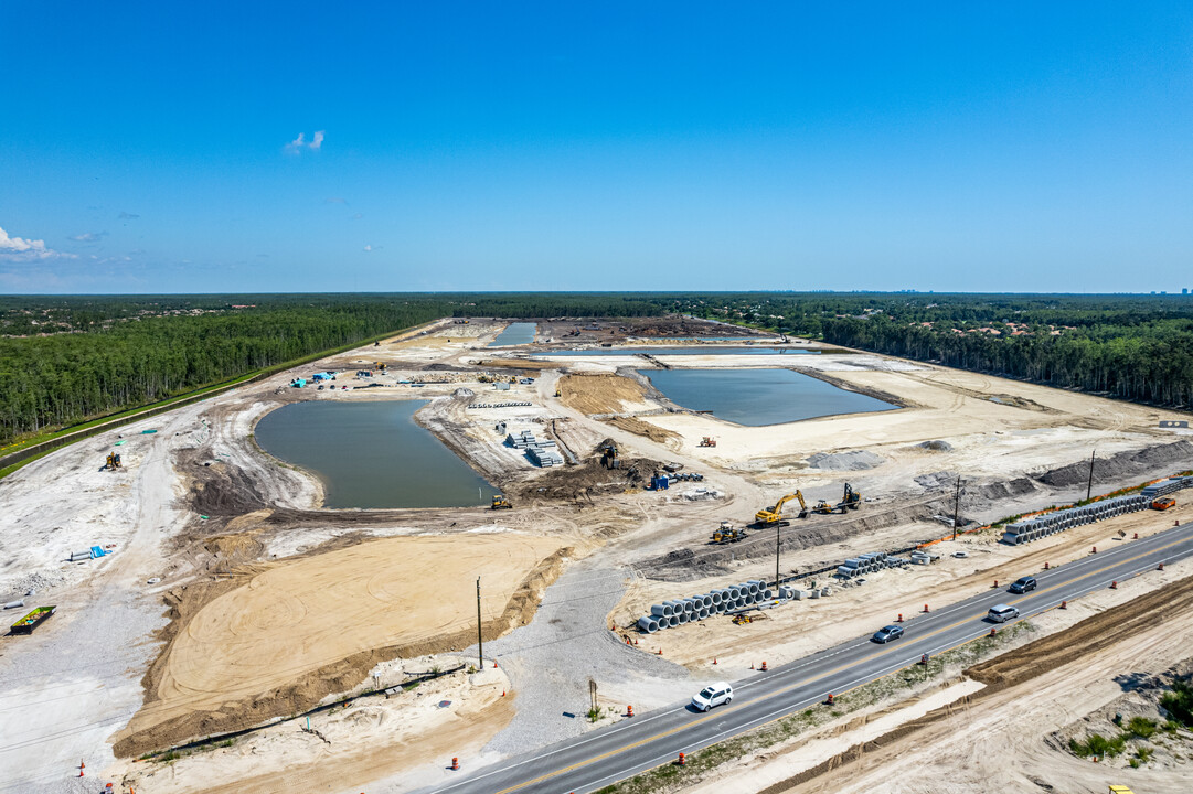 Rivercreek in Estero, FL - Foto de edificio