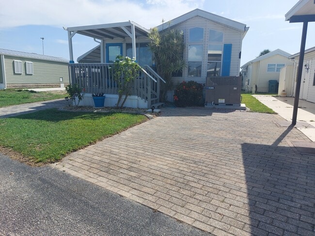 1475 Flamingo Dr, Unit 175 in Englewood, FL - Building Photo - Building Photo