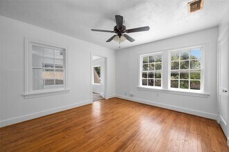 1955 Lexington St, Unit B in Houston, TX - Building Photo - Building Photo