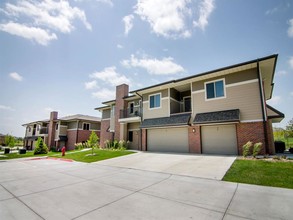 North Pointe Villas in Lincoln, NE - Foto de edificio - Building Photo