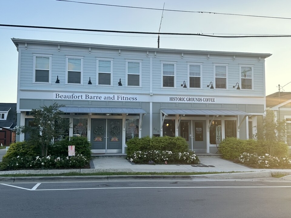 806 Cedar St, Unit C in Beaufort, NC - Foto de edificio