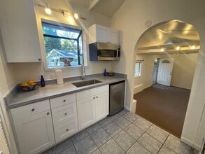 38 Rosebank Ave in Kentfield, CA - Building Photo - Building Photo