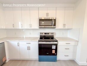 277 Sage Hill Cir NW in Calgary, AB - Building Photo - Building Photo