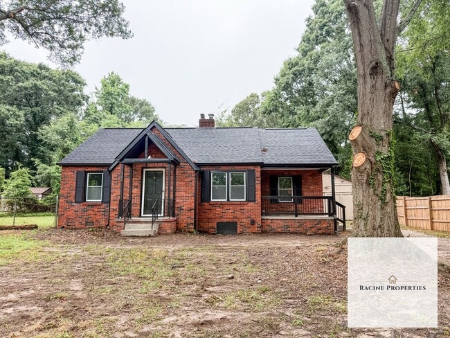 301 Churchill Cir in Greenville, SC - Building Photo - Building Photo