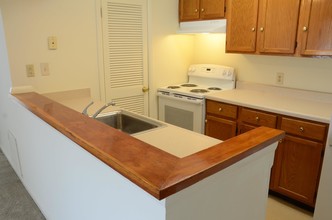 Richmond Hill Pointe Apartments in Perryville, MD - Building Photo - Interior Photo