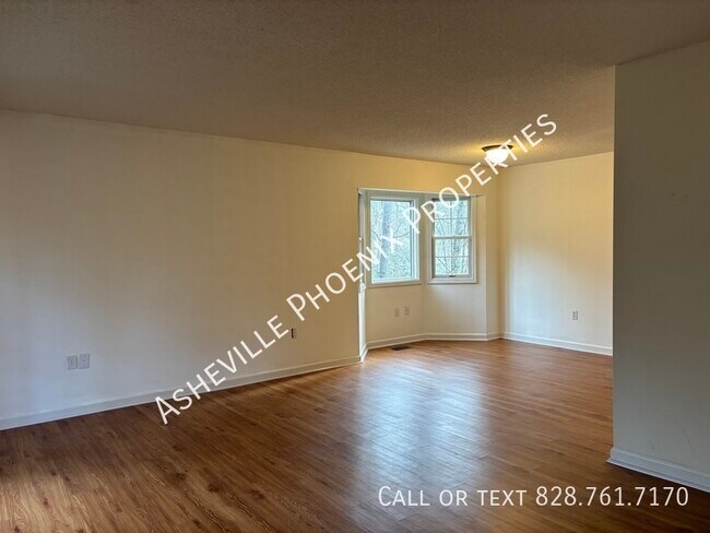 22 Shackleford Dr in Asheville, NC - Building Photo - Building Photo