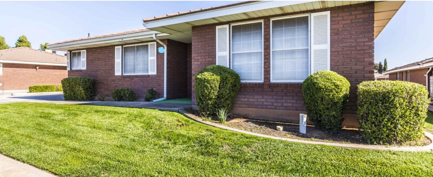 970 E 700 S in Saint George, UT - Building Photo