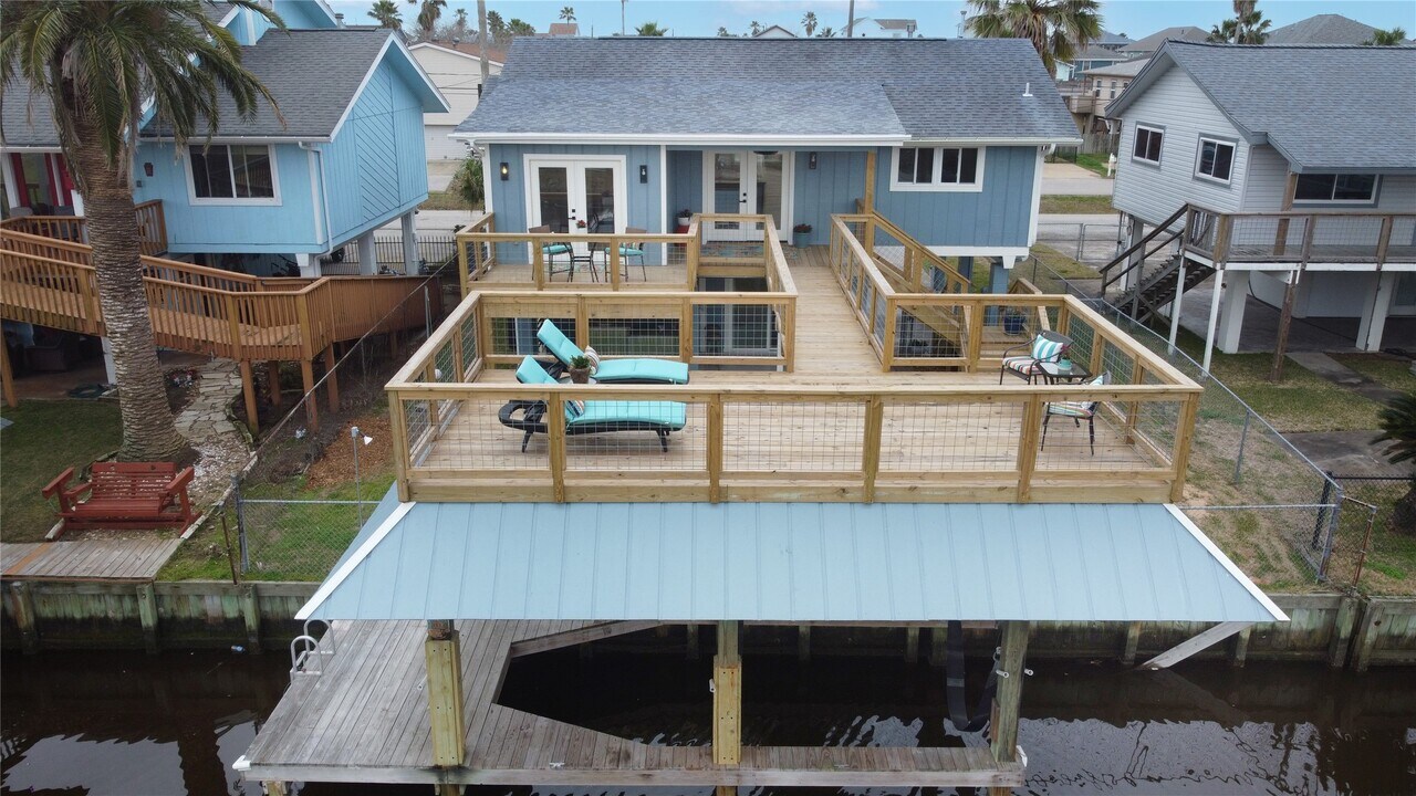 288 Ling St in Bayou Vista, TX - Building Photo