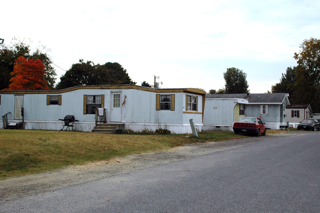 20-B Nascar Ln in Magnolia, DE - Foto de edificio