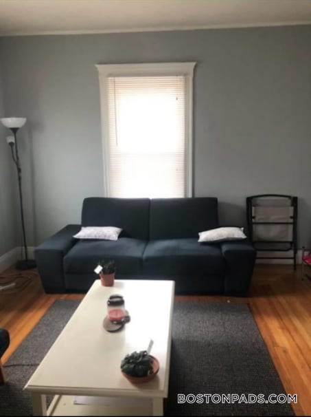 208 Kelton St, Unit 2