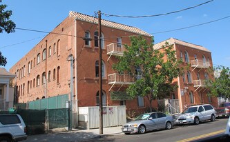 Central City Apartments in Los Angeles, CA - Building Photo