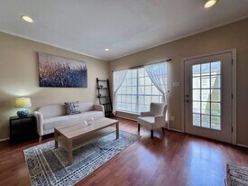 2228 S Piney Point Rd in Houston, TX - Building Photo