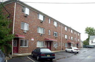 Bellcrest Apartments in Belleville, NJ - Building Photo - Building Photo