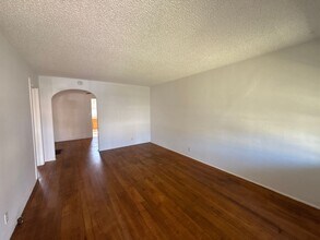 817-823 N Monroe St in Stockton, CA - Building Photo - Building Photo