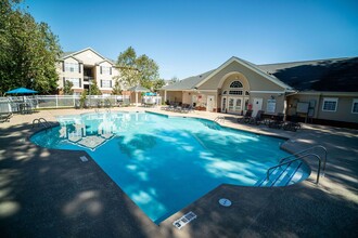 Salisbury Village at Castlewood in Salisbury, NC - Building Photo - Building Photo