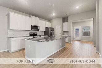 2926 Playa Azul Blvd in Converse, TX - Building Photo - Building Photo