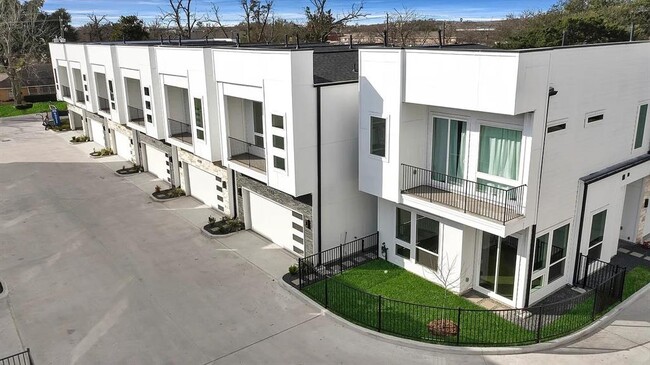 4513 Whitney Pkwy in Houston, TX - Building Photo - Building Photo