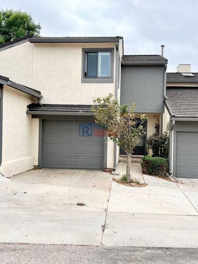 4568 Excalibur Ct in Colorado Springs, CO - Foto de edificio - Building Photo
