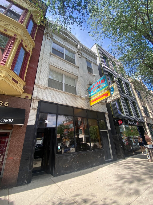 1734 W Division St, Unit 3F