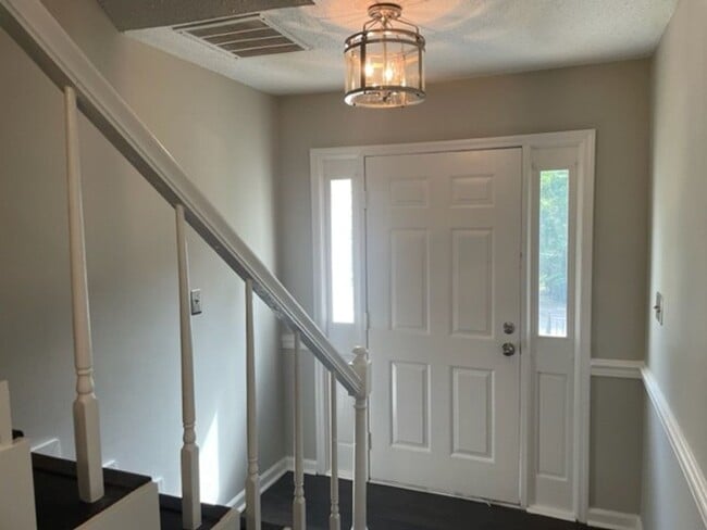 2128 Montreat Dr in Vestavia Hills, AL - Building Photo - Building Photo