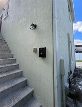17077 SW 93rd St in Miami, FL - Building Photo - Building Photo