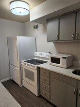 300 Peachtree Rd NE in Atlanta, GA - Building Photo - Building Photo