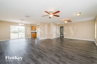 4911 Rawls Rd in Tampa, FL - Building Photo - Building Photo