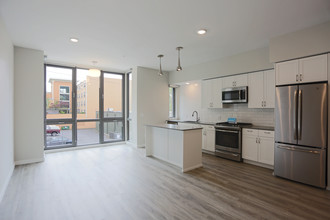 Ella Marie Apartments in Portland, OR - Building Photo - Interior Photo