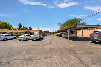 1356 W Stoneridge Ct in Ontario, CA - Building Photo - Building Photo