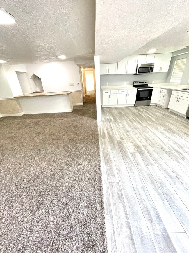 1561 N 700 E in Bountiful, UT - Building Photo - Building Photo