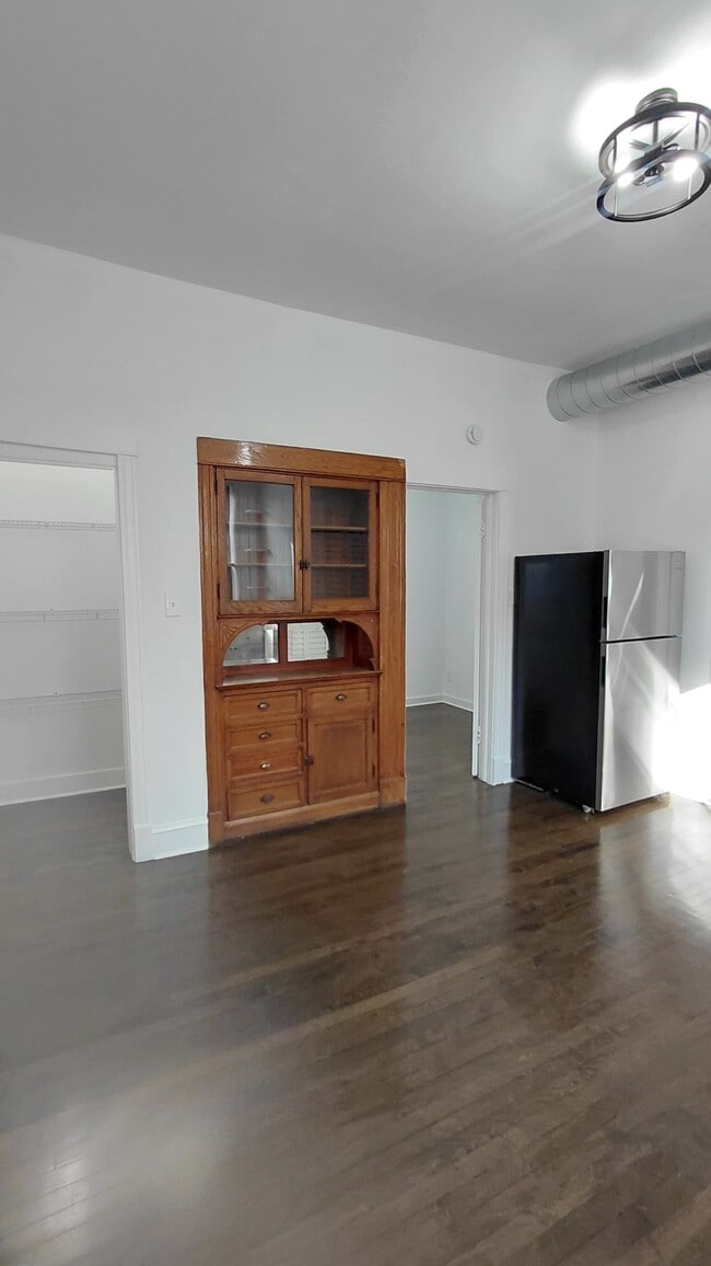 2543 S Saint Louis Ave, Unit 2r