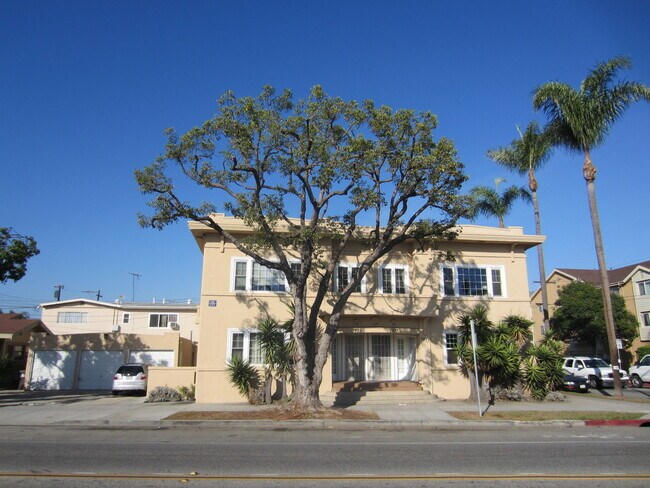 1931 E 3rd St, Unit 1931