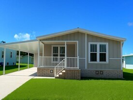 5668 Woodford St in Brooksville, FL - Building Photo